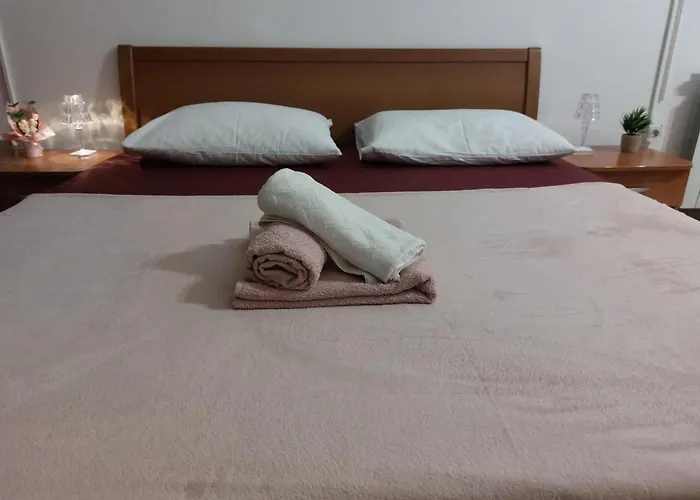 Royal بيت ضيافة *